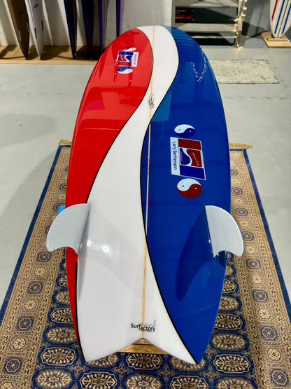 Prancha Surf Larry Bertlemann "Pepsi" Twin Fin 6’0 w/ glass on fins